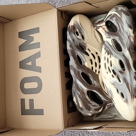 Foam Runner - Picture 2 of 6